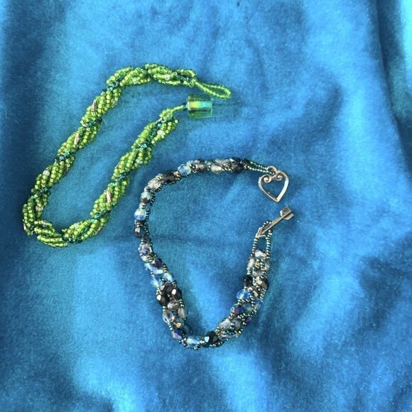 Beaded Bracelets and earrings by Navajo Native American in New Mexico - Picture 2 of 5